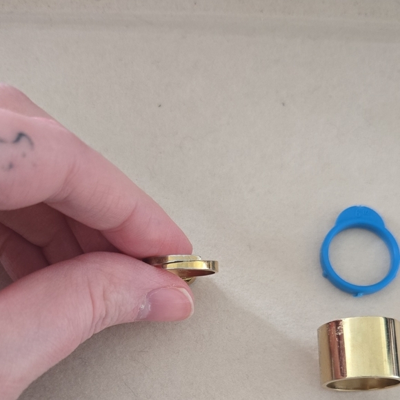 💫 Gold Rings with Blue Accent - Picture 3 of 6